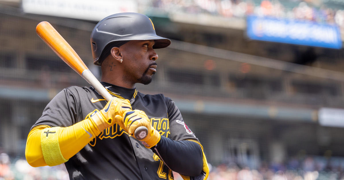 MLB free agency: Andrew McCutchen signs with Pirates - Sports