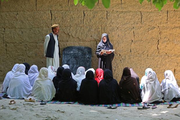 TOPSHOT-AFGHANISTAN-WOMEN-EDUCATION 
