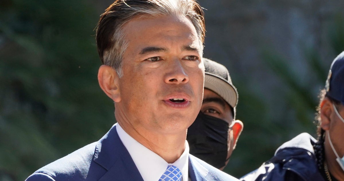 Second flight carrying migrants lands in Sacramento