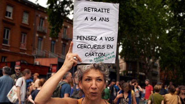 cbsn-fusion-new-protests-flair-up-over-french-pension-reform-thumbnail-2027726-640x360.jpg 