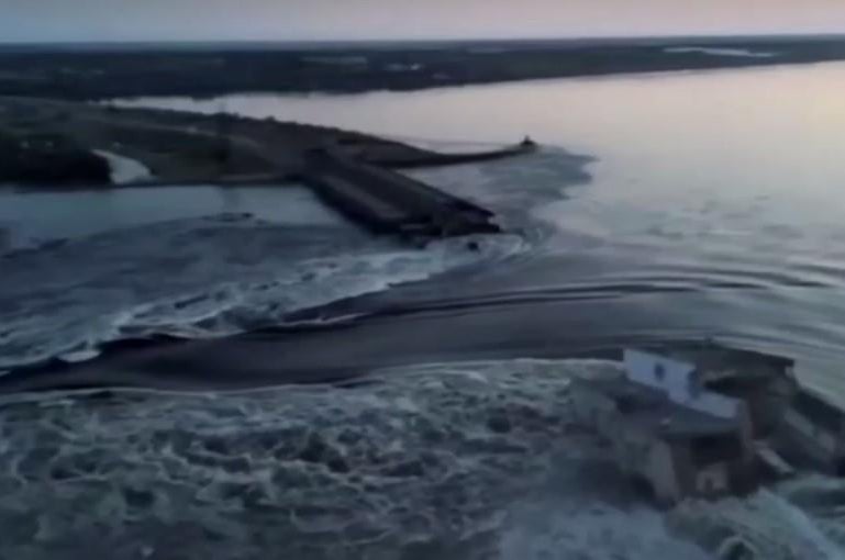 Ukraine says Russia blew up major dam and flooding imminent, orders