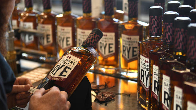 How two Baltimore distilleries are bringing rye whiskey back 