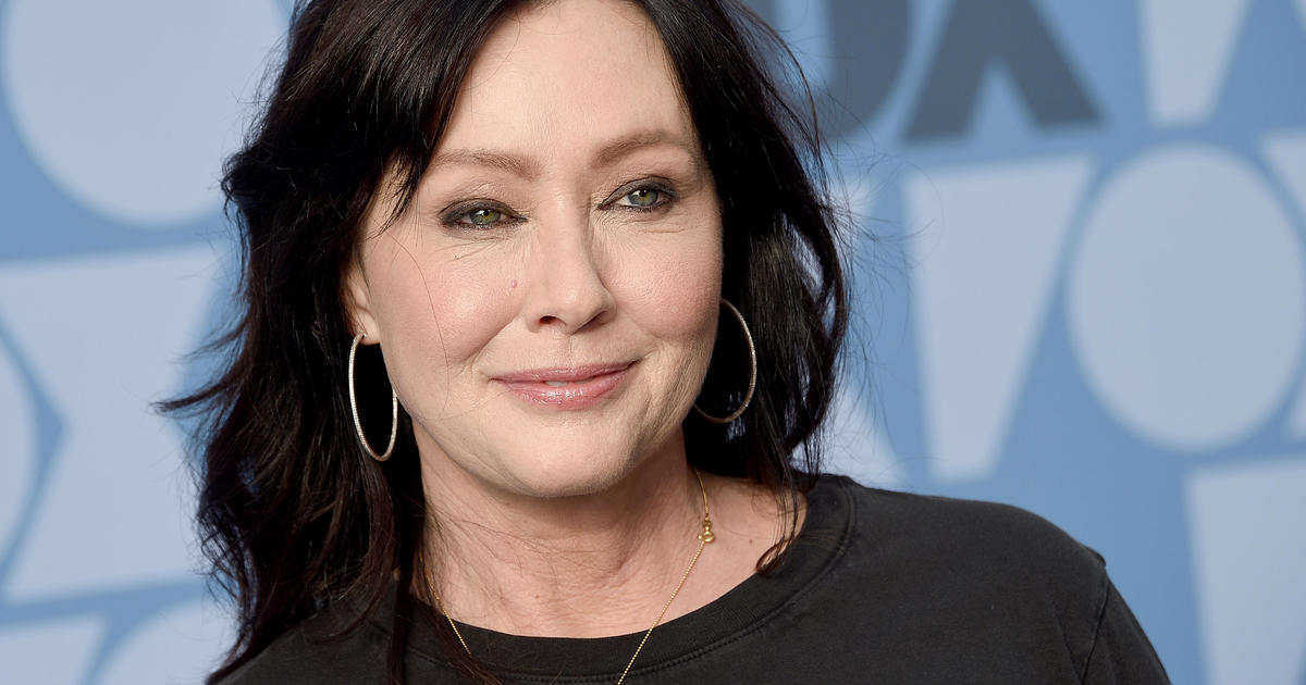 Shannen Doherty says breast cancer spread to her brain, expresses "fear" and "turmoil"