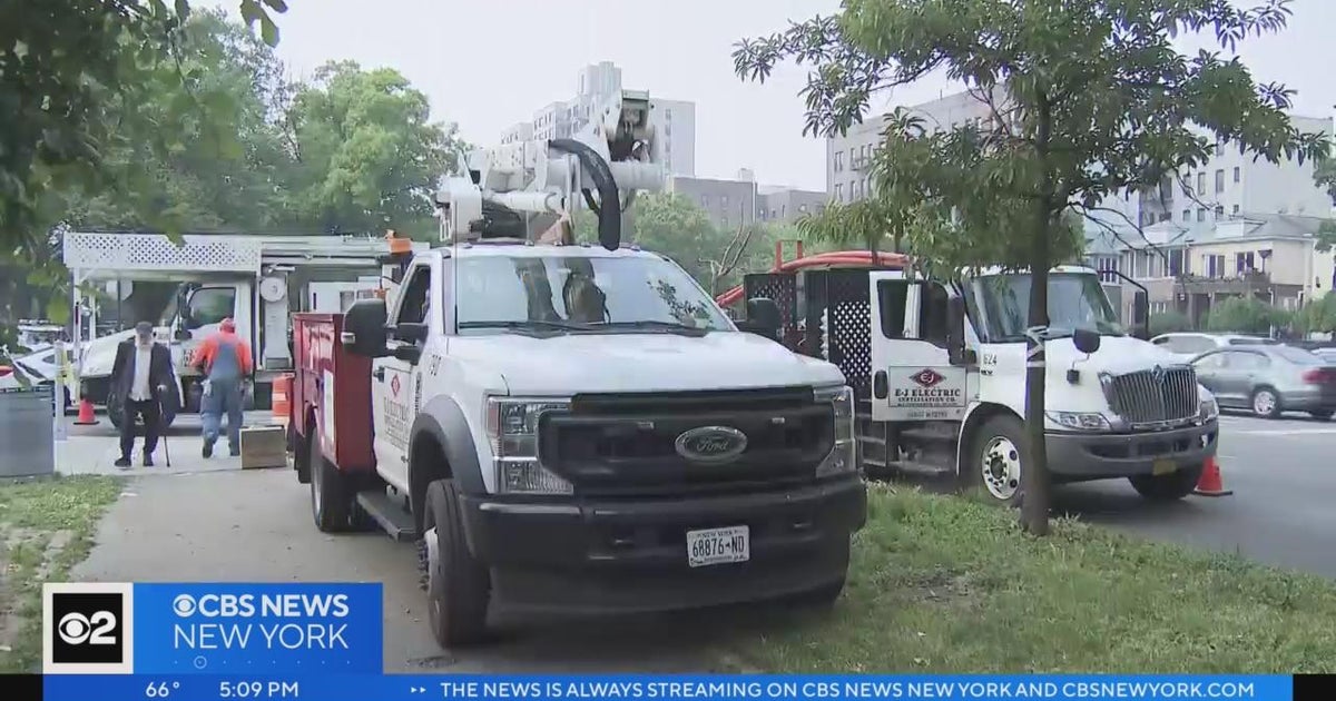 17-year-old driver in custody for deadly Brooklyn crash - CBS New York