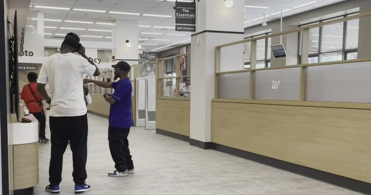 Reaction controversial redesigned South Loop Walgreens CBS Chicago