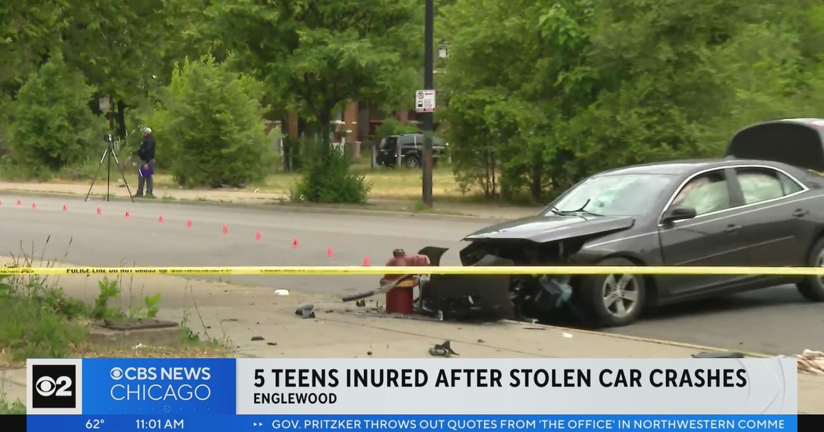 Teens speeding in stolen car crash in Englewood - CBS Chicago
