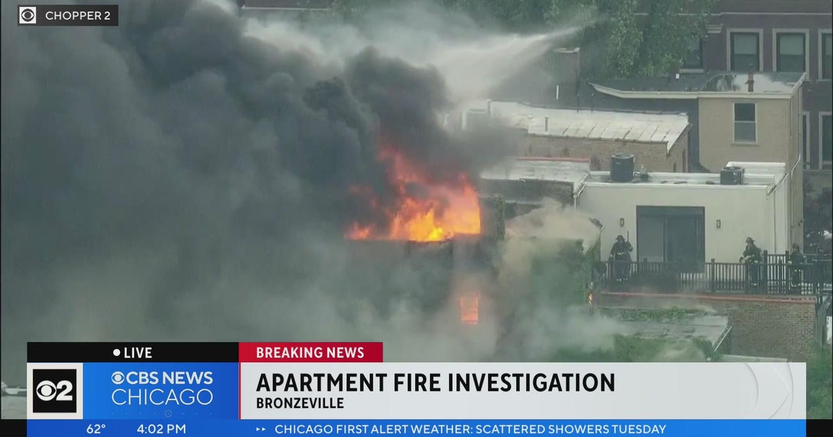 Extra-alarm fire burning in Bronzeville - CBS Chicago
