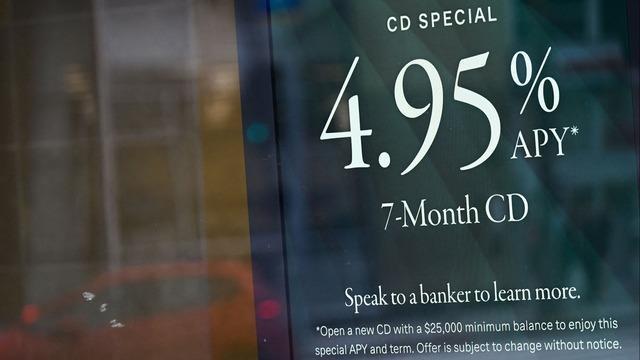 cbsn-fusion-more-investors-counting-on-certificates-of-deposit-whatre-the-benefits-of-cds-thumbnail-2052646-640x360.jpg 