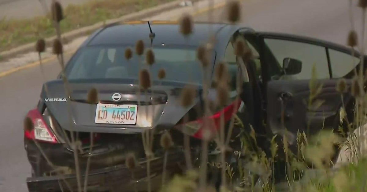Shooting leaves two wounded on Eisenhower Expressway ramp - CBS Chicago