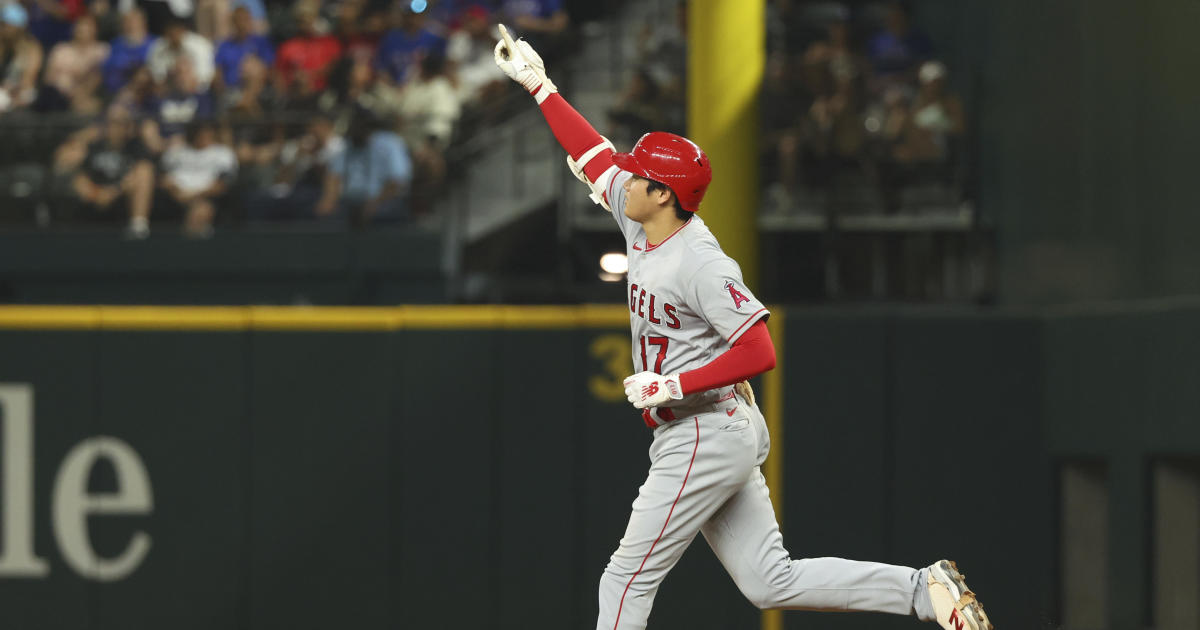 Angels intentionally walk Rangers' Corey Seager with bases loaded