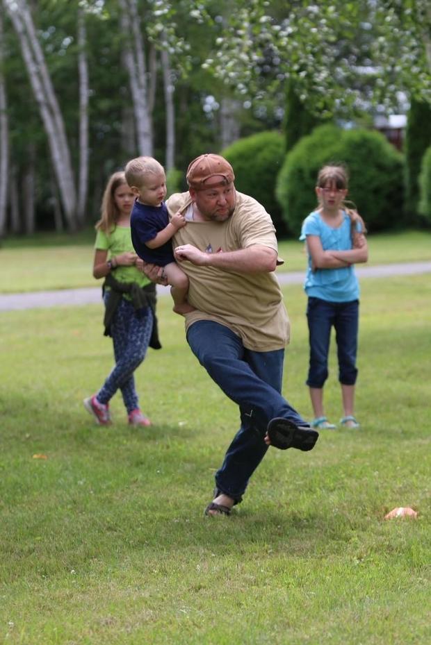 father-rafting-death-2-playing-with-child.jpg 