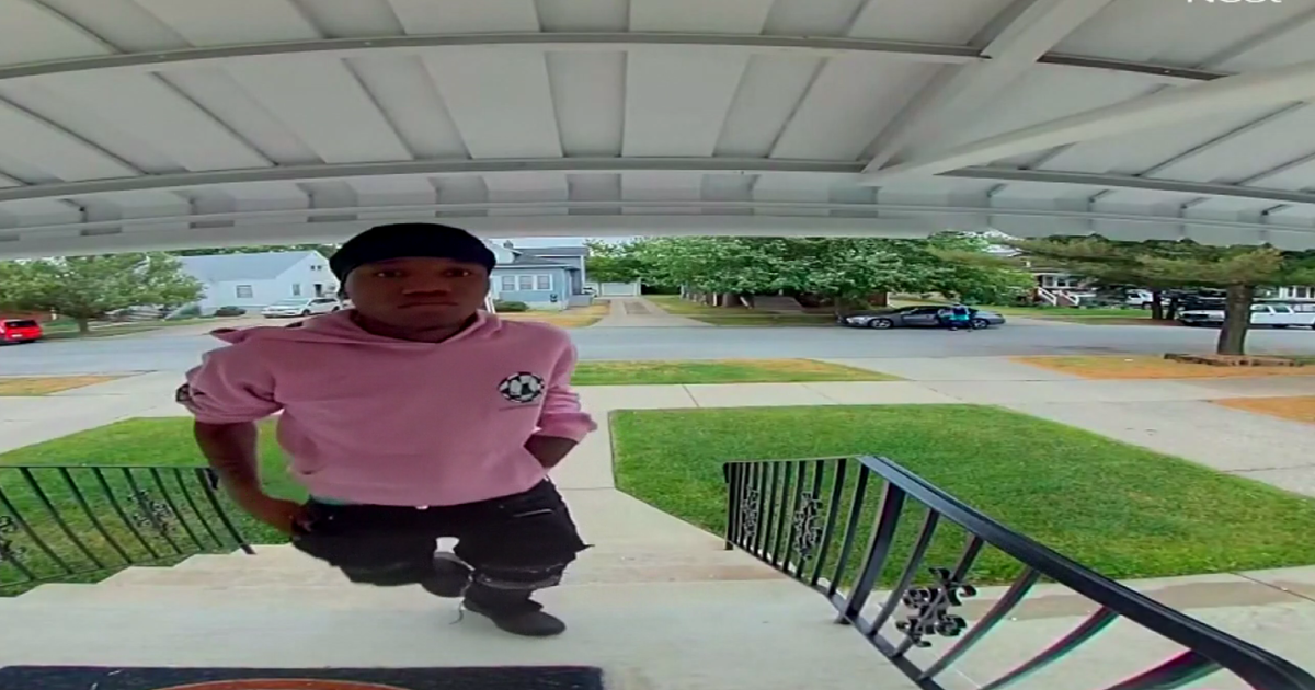 Video shows gunmen opening fire on man in front of grandparents Calumet City house Video shows gunmen opening fire on man in front of grandparents Calumet City house