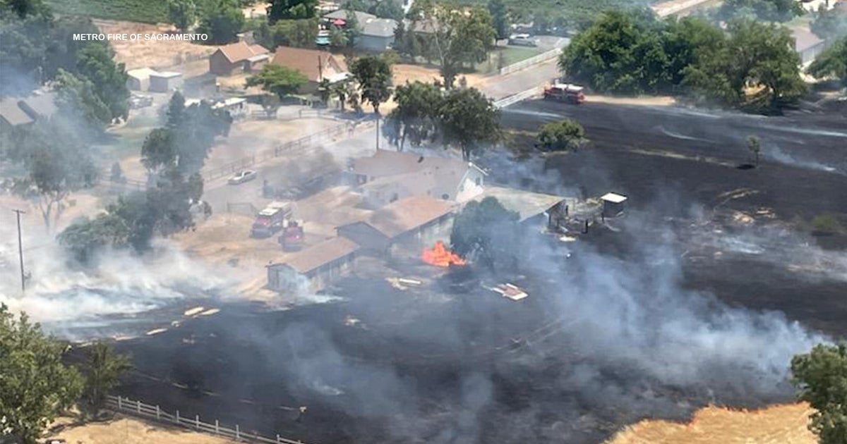 Vegetation fire burns too close for comfort to Sacramento County home