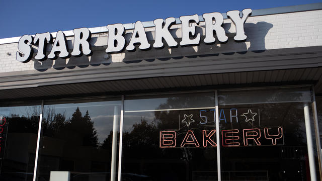 star-bakery-store-front-photo.jpg 