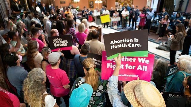 cbsn-fusion-americans-on-the-end-of-roe-v-wade-1-year-later-thumbnail-2069185-640x360.jpg 