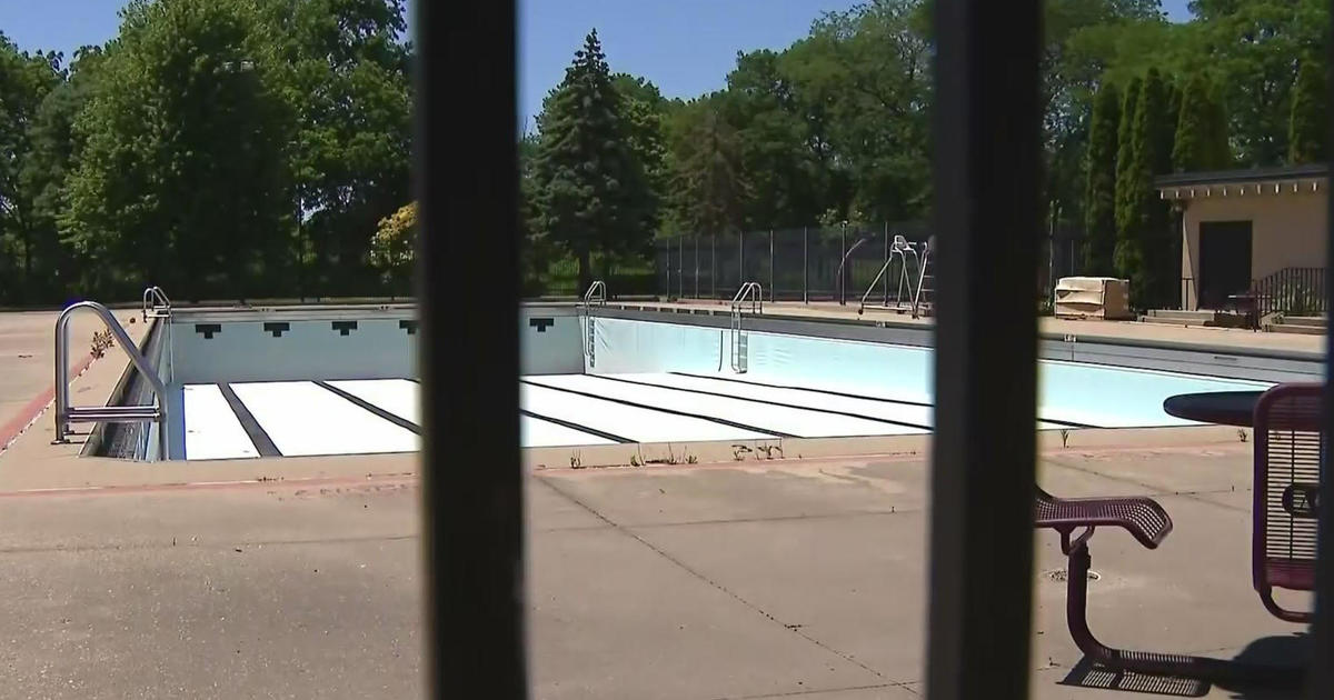 Chicago pools set to open, but union warns of staffing shortages CBS