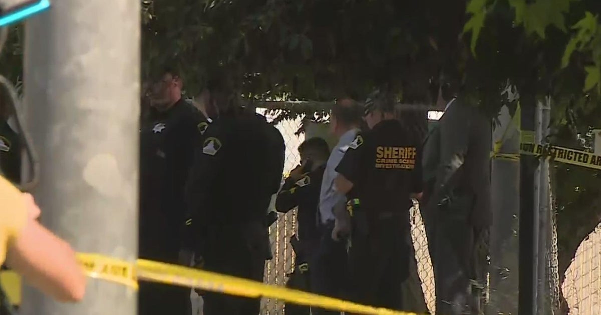 Homicide investigation underway near south Sacramento apartment complex ...