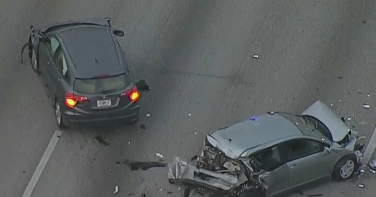 Fatal crash on southbound Palmetto Expressway snarls morning commute Fatal crash on southbound Palmetto Expressway snarls morning commute