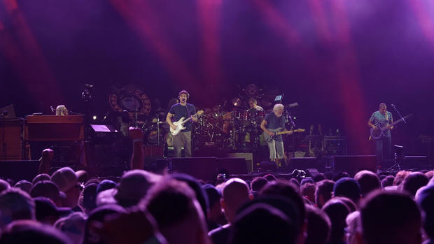 dead-and-company-ed-spinelli-wrigley-field-060923-0321.jpg 