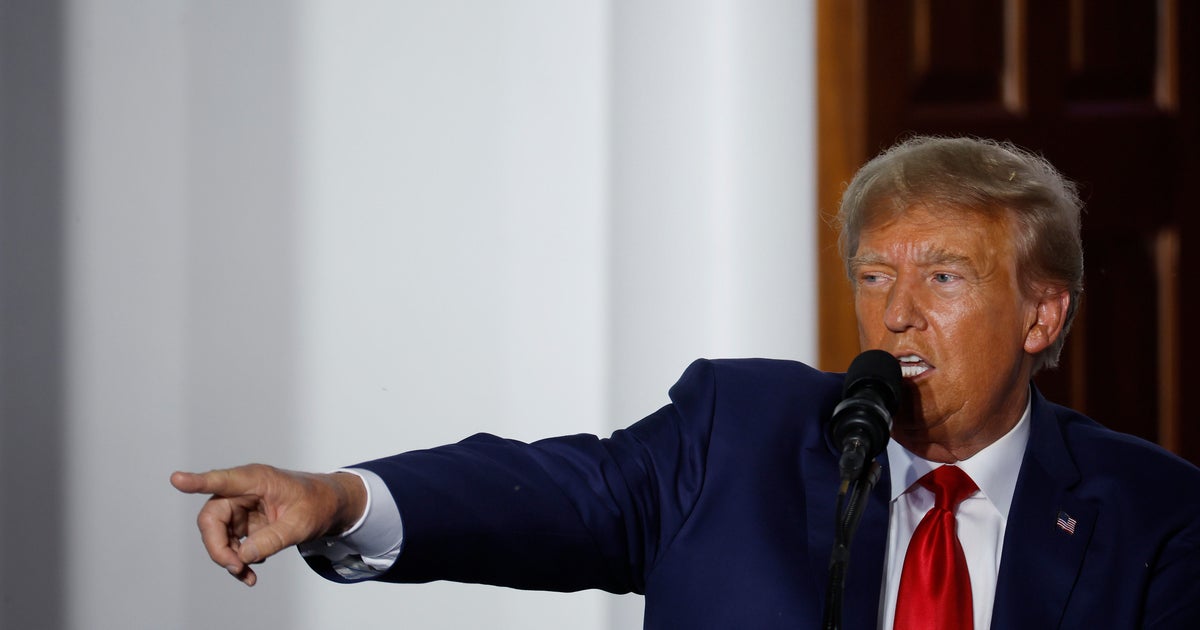Special counsel asks for December trial in Trump documents case