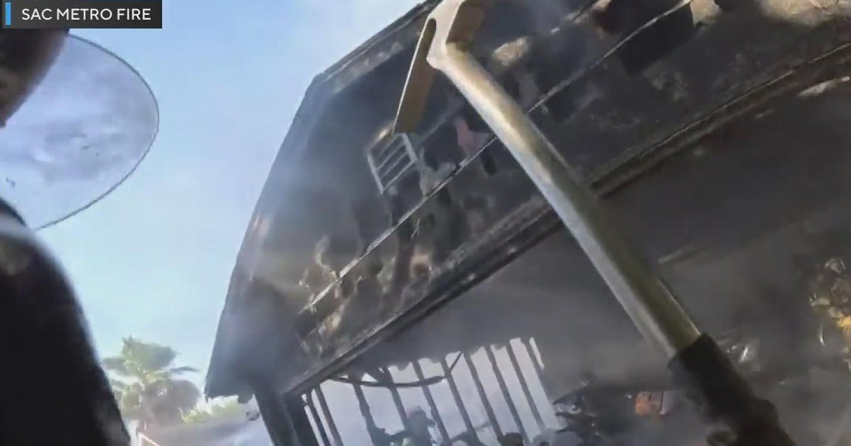 Carmichael garage fire spreads to adjacent home