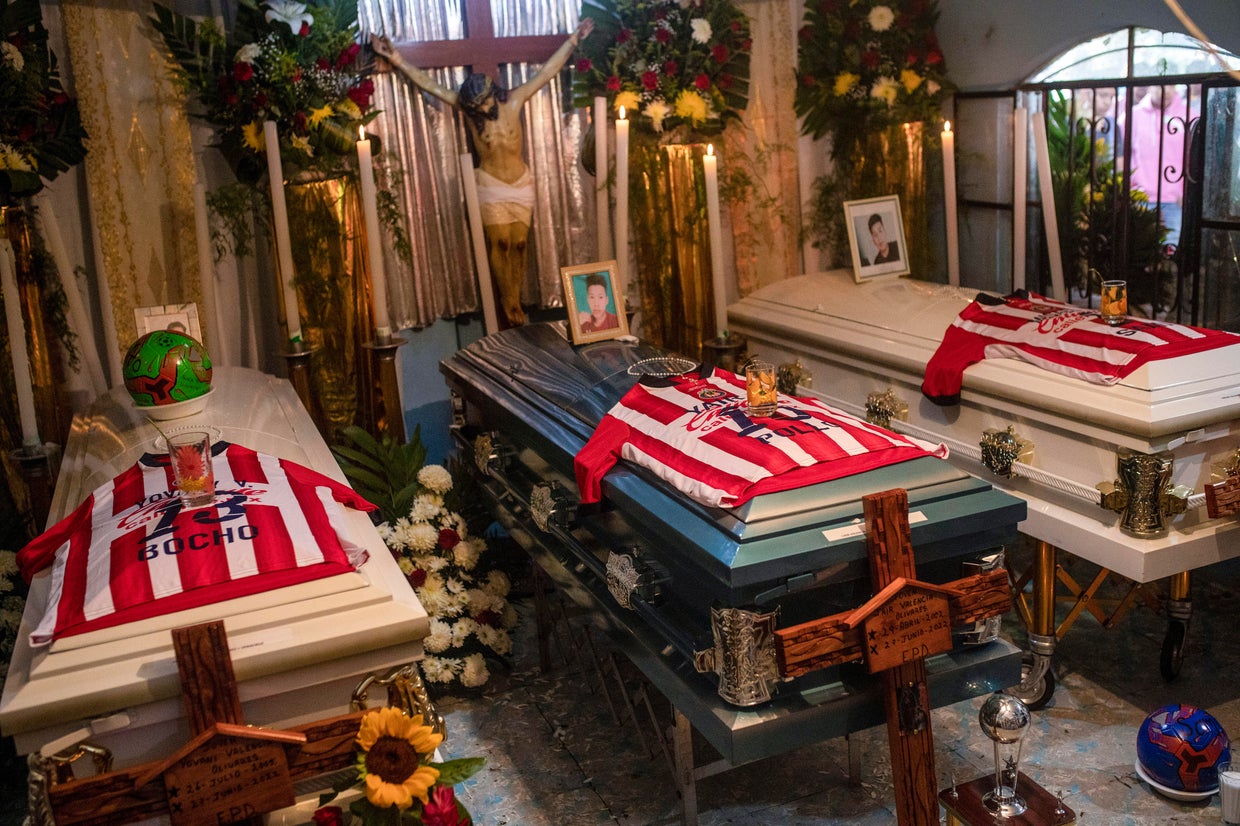 Four men arrested in 2022 Texas smuggling deaths of 53 migrants - CBS News