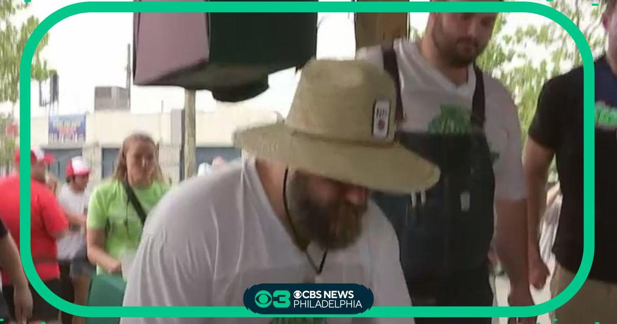 GALLERY: Jason Kelce Tends Bar for Charity in Sea Isle