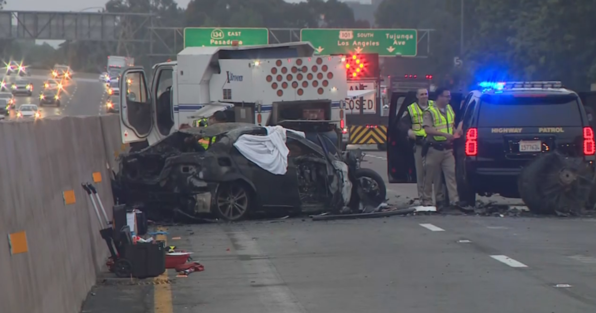 One Dead In Fiery Crash On 101 Freeway In Studio City - CBS Los Angeles