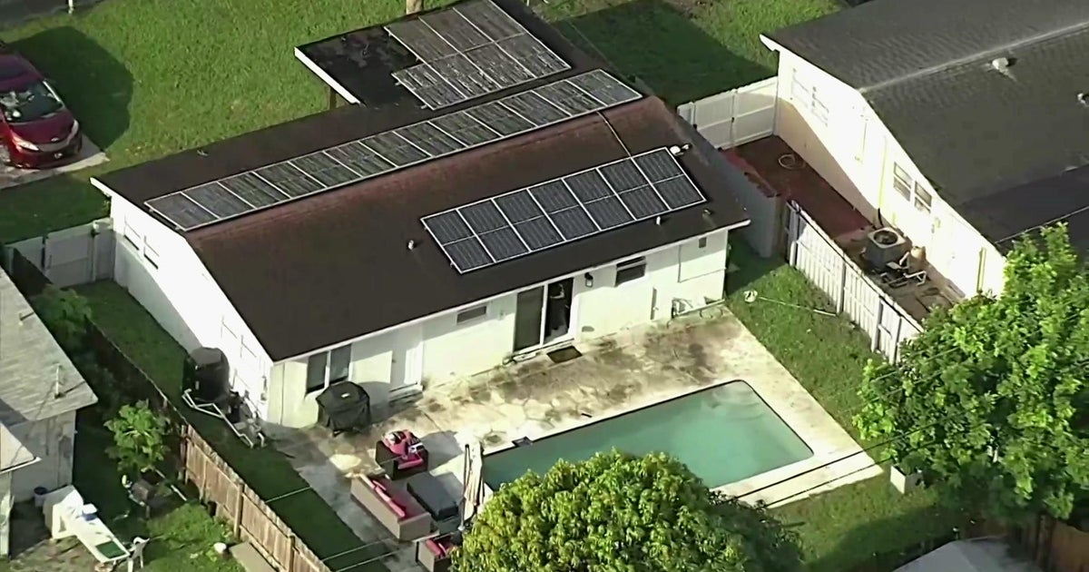 Two little ones pulled from Hollywood home’s pool Two little ones pulled from Hollywood home’s pool