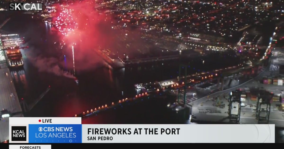 Firework shows get off to early start of Port of San Pedro - CBS Los ...