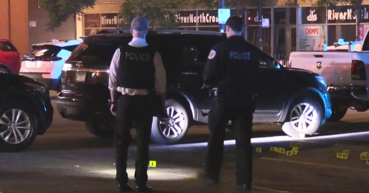 River North shooting leaves 1 man critically hurt - CBS Chicago