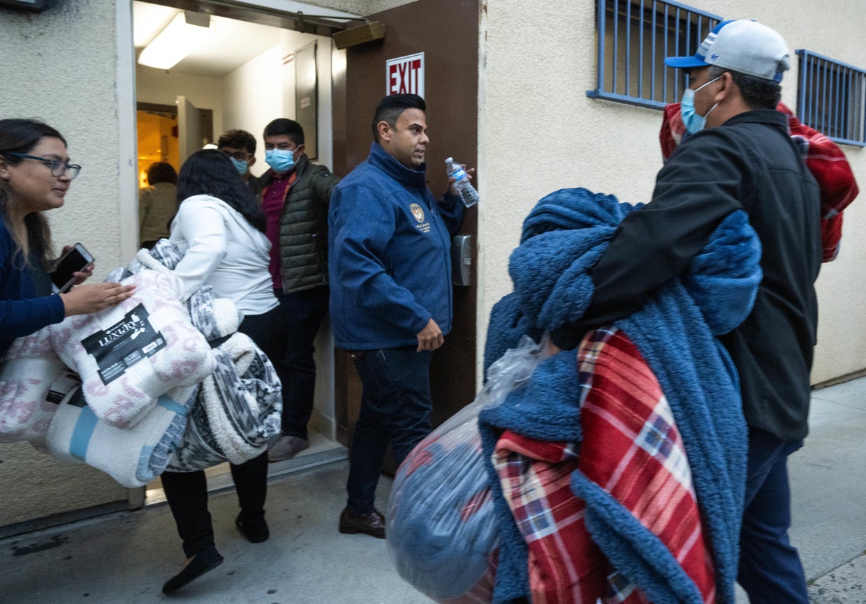 Second bus of migrants sent from Texas to Los Angeles - CBS News