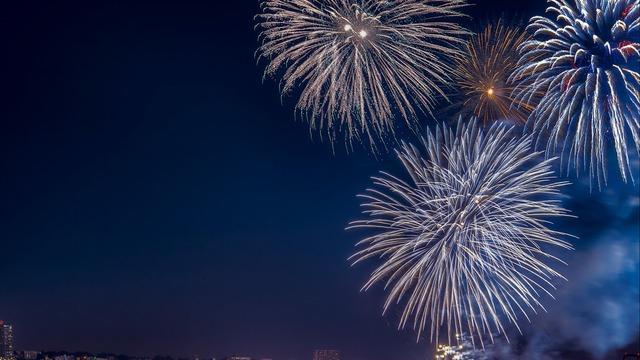 cbsn-fusion-how-to-avoid-firework-injuries-this-july-4-weekend-thumbnail-2099126-640x360.jpg 