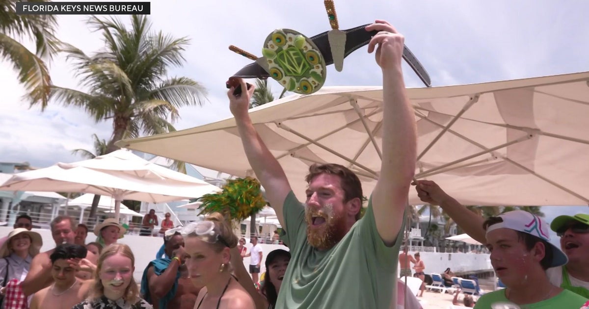 Iowa man crowned Key Lime Pie Eating Champ Iowa man crowned Key Lime Pie Eating Champ