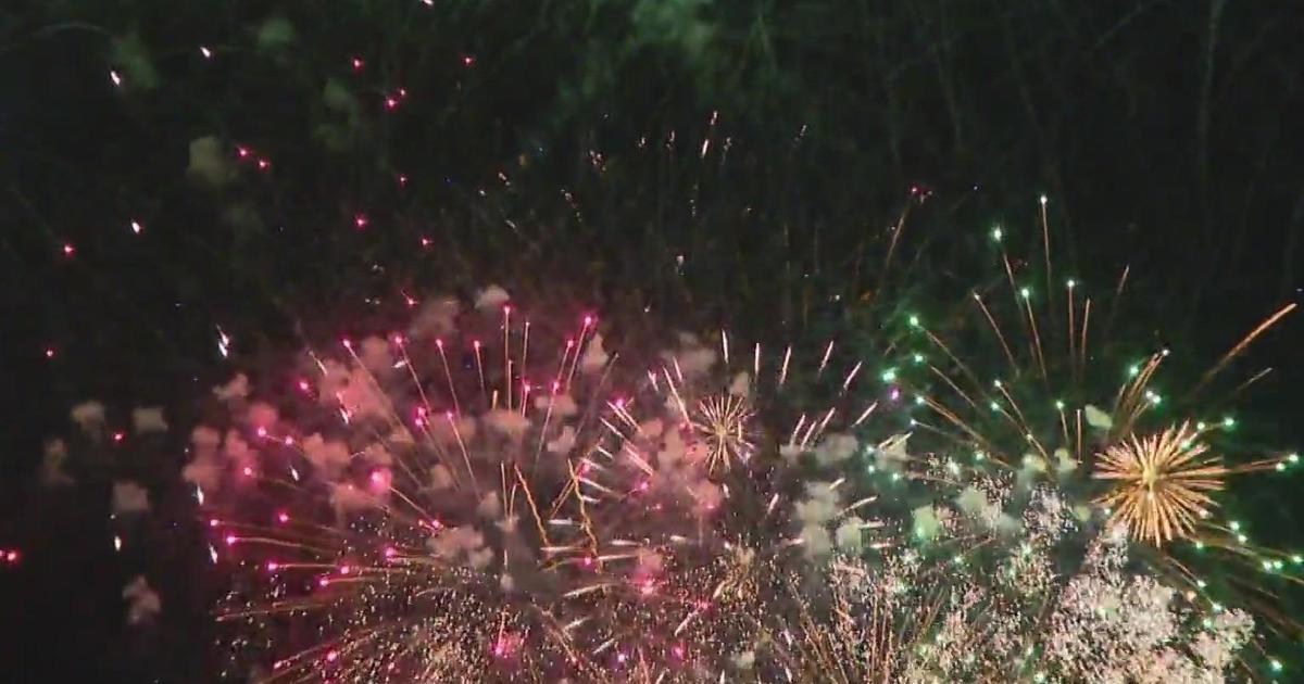 Chicago suburbs to host fireworks events CBS Chicago