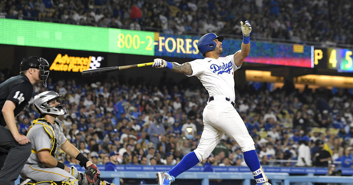 Connor Joe hits go-ahead homer against Dodgers