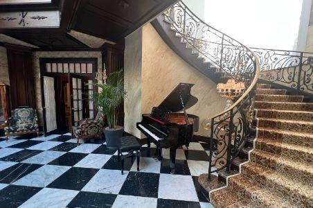 prigozhin-mansion-izvestia.jpg 