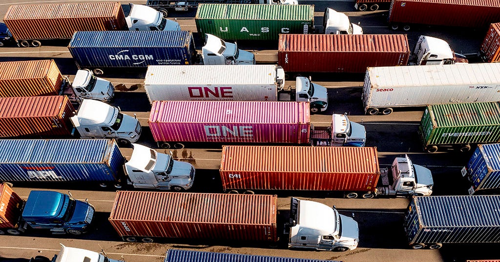 Truck makers pledge to comply with state rules phasing out gaspowered vehicles Truck makers pledge to comply with state rules phasing out gaspowered vehicles