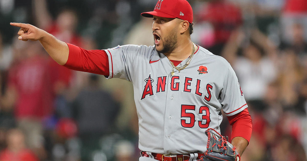 Angels' Carlos Estévez seeks to earn closer's role, mentor José