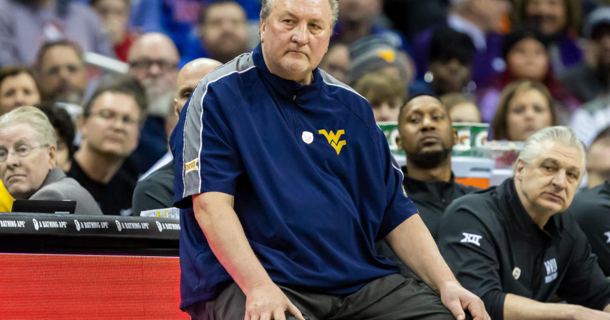 Bob Huggins says he didn't resign as West Virginia basketball coach