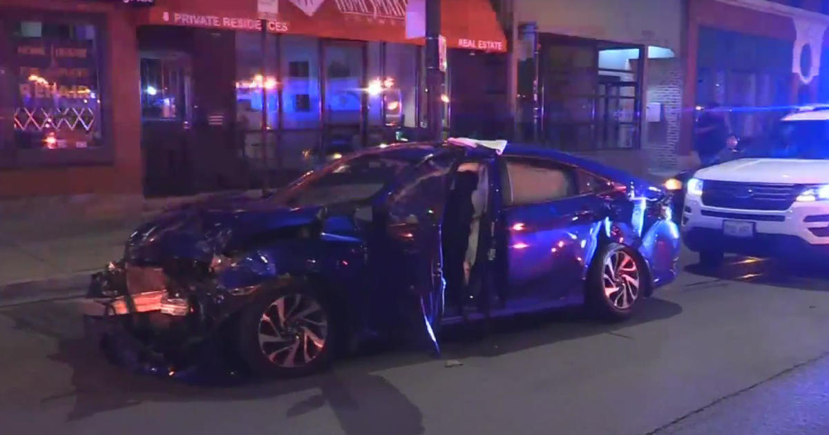 1 dead after multi-car crash on Chicago's Southwest Side - CBS Chicago