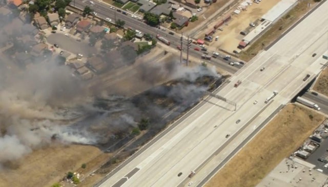 grass-fire-affects-traffic.jpg