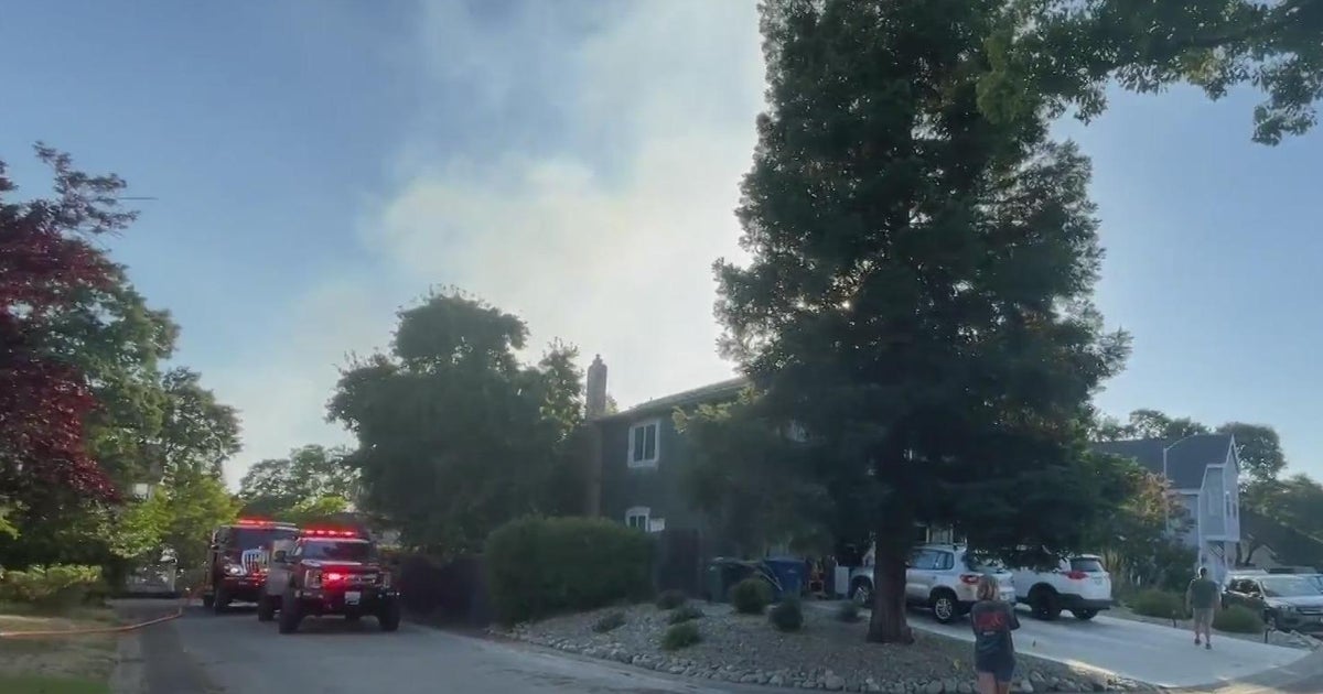 Crews respond quick to two brush fires within hours of each other