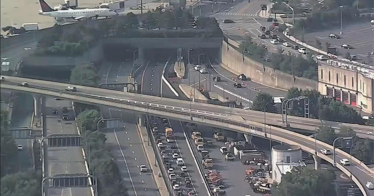 Der Ted-Williams-Tunnel wurde wegen Orgellieferungen vom Flughafen Logan zweimal geschlossen