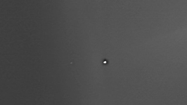 New images show moon orbiting Earth — from Mars' point of view