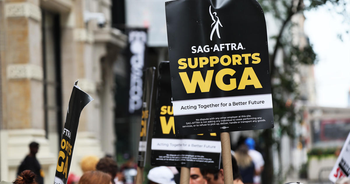 Ready go to ... https://cbsloc.al/46HjvnH [ SAG-AFTRA strike expected to impact New York]