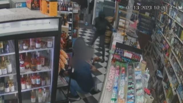 Bucktown liquor store owner shocked over armed robbery.jpg 