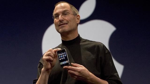 Steve Jobs Unveils Apple iPhone At MacWorld Expo 