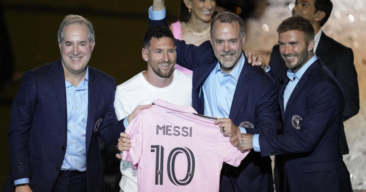 Lionel Messi's Kids Don Pink Jerseys & Adidas at Inter Miami Unveiling –  Footwear News