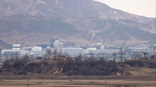 cbsn-fusion-us-soldier-detained-in-north-korea-official-says-thumbnail-2134746-640x360.jpg 